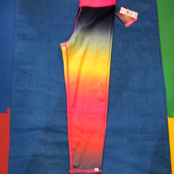 GAP Fit Capri  Colorblock Leggings for Girls - Picture 6 of 8